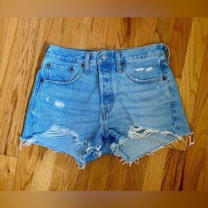 Levi’s 501 original fit high rise shorts, size 27